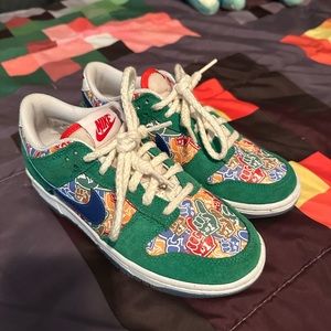 Big boys Nike sneakers